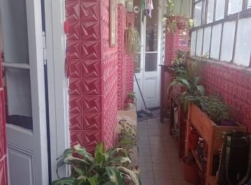 Departamento de 3 ambientes, Almagro · Amplio Depto de 3 Ambientes con Galeria. Muy Luminoso!