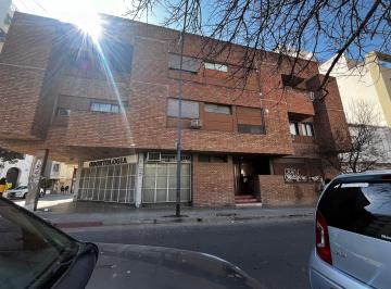Departamento de 2 ambientes, Córdoba · Alquilo Depto de 1 Dorm. Planta Baja a Tres Cuadras de Patio Olmos y a 2 de Ambos Tribunales.