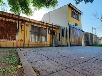 Casa · 110m² · 5 Ambientes · 1 Cochera · Casa en Venta - 5 Ambientes - Ituzaingó Norte - Toay Al 900