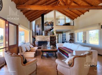 Casa · 282m² · 6 Ambientes · Venta con Financiación Casa El Malacate Lote Central 4 Dorm 5000 m² Pileta Riego Automático