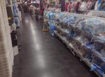 Oficina comercial · 297m² · Imponente Oficina de 300 m² en 1° Piso! Pleno Once. Lavalle 2300.