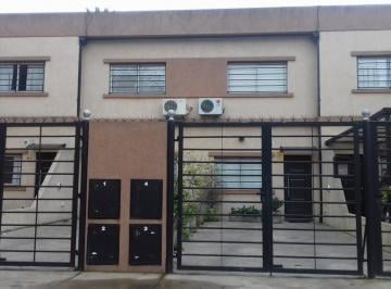 Departamento · 75m² · 3 Ambientes · 2 Cocheras · Venta - Duplex con Dos Cocheras, Excelente Zona