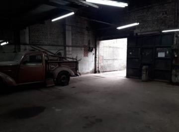 Bodega-Galpón · 60m² · Taller Interno, Deposito con Entrada Pasante Para Vehiculos