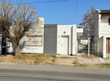 Casa · 215m² · 4 Ambientes · 2 Cocheras · Venta Casa Santa Genoveva