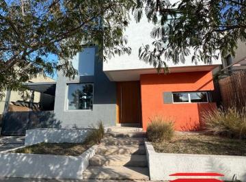 Casa en Alquiler de 4 ambientes La Bastilla · Alquiler Casa Barrio Privado La Bastilla Mendoza