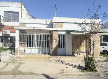 Casa · 329m² · 5 Ambientes · 1 Cochera · Casa en Venta 9 de Julio 443 San Lorenzo Santa Fe