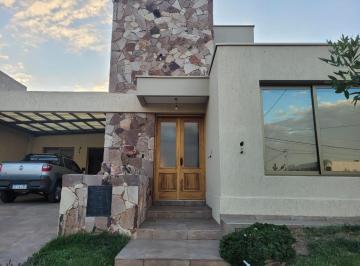 Casa de 7 ambientes, Maipú · Casa en Barrio Privado Villa Michelo