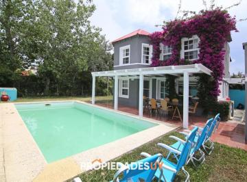 Foto1 · Casa de 5 Dorm. en Alquiler y Venta