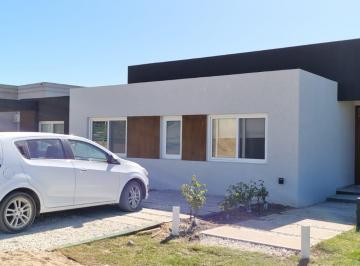 Casa de 6 ambientes, Costa Esmeralda · Ecuestre 275 - 5 Dorm. en Suite C/pileta C/climatizador ¡Oportunidad!
