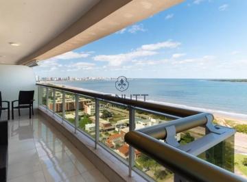 Departamento de 5 ambientes, Uruguay · Departamento Único en Venta Le Jardin Punta del Este Frente Al Mar!