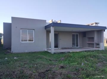 Casa · 120m² · 6 Ambientes · 2 Cocheras · Casa Nueva a "Terminar" - Yerba Buena