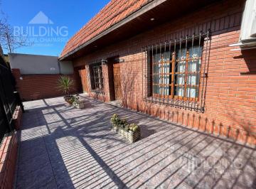 Casa · 150m² · 4 Ambientes · 3 Cocheras · Casa en Venta en El Carmen, Berisso