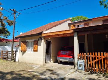 Casa de 4 ambientes, Mar del Tuyú · Chalet en Mar del Tuyu a 2 Cuadras de La Playa $50 000 X Dia Consultar Semana Completa