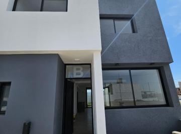 PH · 135m² · 4 Ambientes · 2 Cocheras · Venta Duplex - Quebradas de Manantiales - 3 Dorm. - 3 Baños