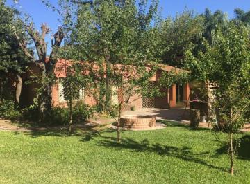 Quinta vacacional · 300m² · 6 Ambientes · 1 Cochera · Venta Quinta General Rordriguez