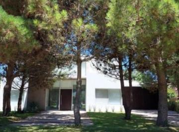 Casa · 1230m² · 5 Ambientes · 2 Cocheras · Casa 5 Ambientes Barrio La Herradura, Venta en Pinamar