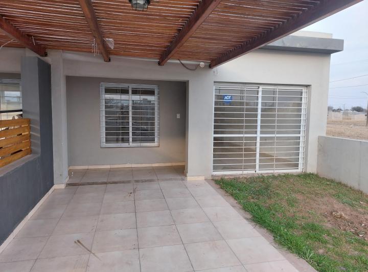 Casa · 80m² · 4 Ambientes · 1 Cochera