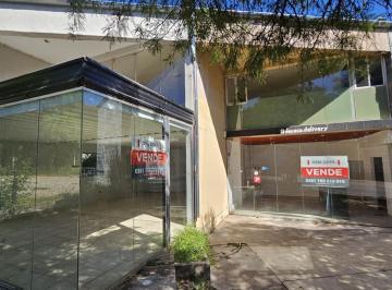 Local comercial · 144m² · 4 Ambientes · 8 Cocheras · Dos Locales en Venta Zona Countries Villa Warcalde - El Bosque, Lomas de La Carolina - Estacionamiento