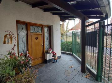 Casa · 187m² · 4 Ambientes · 1 Cochera · Venta Chalet en Victoria