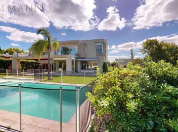 Casa · 553m² · 11 Ambientes · Casa en Venta en Los Pilares | Mallmann Propiedades