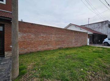 Terreno · 1m² · En Venta Terreno de 300 m². Barrio Chauvin