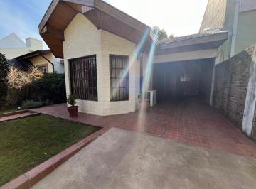 Casa de 3 ambientes, Esteban Echeverría · Casa en Venta en Monte Grande (Barrio Semi Privado)