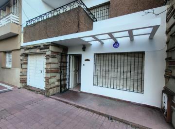 Casa · 153ha · 5 Ambientes · 1 Cochera · Casa en Venta en Corazón de Barrio General Paz