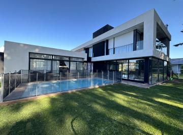 Casa · 350m² · 4 Ambientes · 2 Cocheras · Casa en Venta Rumenco