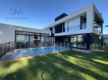Casa · 350ha · 4 Ambientes · 2 Cocheras · Casa en Venta Rumenco