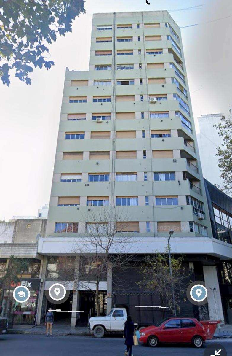 Vendemos depto en mar del plata, calle rivadavia 2950. A una cuadra de plaza san martin.
