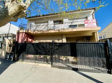 Casa · 92m² · 4 Ambientes · ¡Nuevo Precio! Excelente PH en Venta en Lomas de San Isidro - Beccar Alto