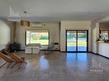 Casa · 152m² · 4 Ambientes · 2 Cocheras · Casa en Gran Lote en Venta, 3 Dorm. en Segundas Colinas Apto Credito