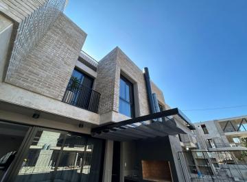 Casa · 104m² · 4 Ambientes · Casa en Venta Fisherton