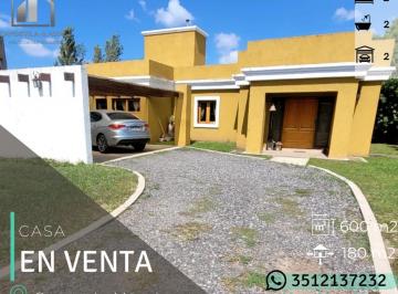 Casa · 180m² · 3 Ambientes · 2 Cocheras · Country La Morada - 2 Dorm.