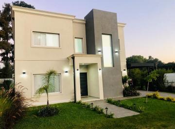 Casa · 170m² · 4 Ambientes · 2 Cocheras · Venta Casa 4 Ambientes. Barrio San Ignacio Chico San Miguel