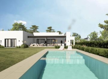 Casa · 260m² · 4 Ambientes · 2 Cocheras · Casa - Estancia Villa Maria