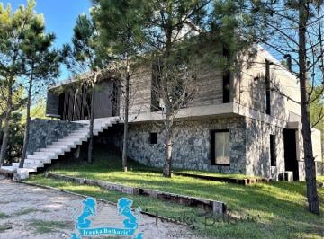 Casa de 5 ambientes, Costa Esmeralda · Venta a La Vuelta Playa Hormigón Piscina Casa Costa Esmeralda Marítimo