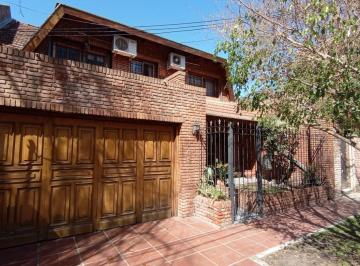 Casa · 271m² · 5 Ambientes · 2 Cocheras · Chalet en Venta 5 Amb