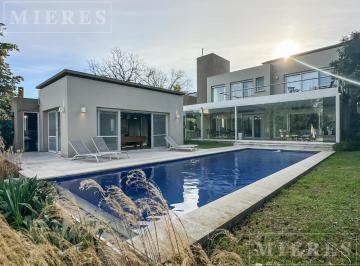 Casa · 565m² · 12 Ambientes · 2 Cocheras · Casa en Alquiler Anual en Olivos Golf Club
