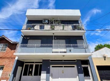 Departamento de 2 ambientes, Vicente López · En Alquiler Departamento 2 Ambientes | Muy Luminoso | Balcón Corrido de 6 m² | Bajas Expensas