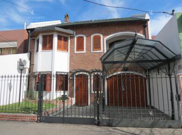 Casa · 256m² · 7 Ambientes · 2 Cocheras · Casa Chalet en Venta en Martínez, San Isidro, G. B. a. Zona Norte