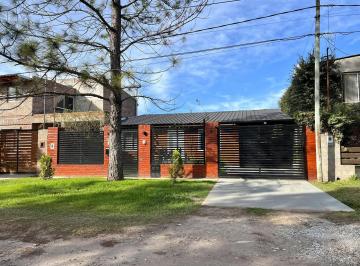 Casa · 85m² · 4 Ambientes · 2 Cocheras · Venta - Casa de 2 Dorm. en Roldan
