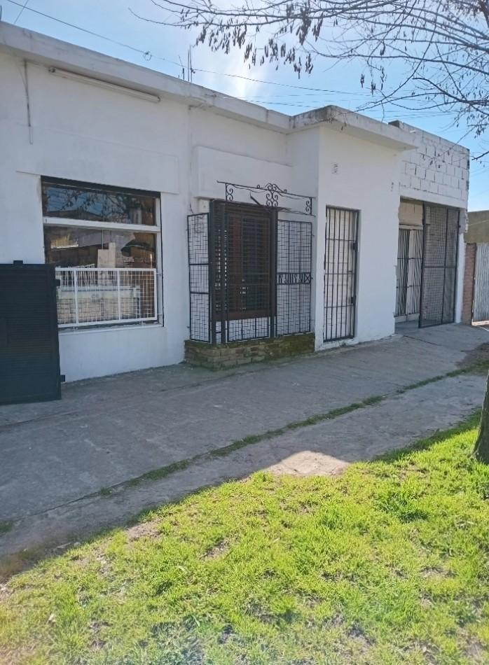 Casa 3 amb, 315m² a refaccionar con garage — Jorge Newbery