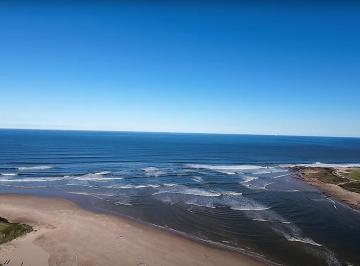 Casa · 220m² · 5 Ambientes · 3 Cocheras · Casa de 5 Ambientes en Venta - La Barra, Punta de Este