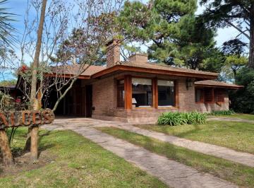 Casa · 180m² · 5 Ambientes · 1 Cochera · Casa - Pinamar
