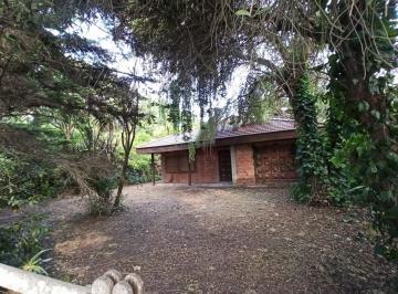 Casa · 220m² · 3 Dormitorios · Casa en Venta a Reciclar - Lote de 859 m²