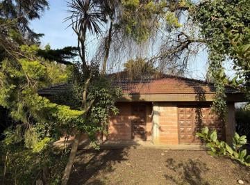 Casa · 220m² · 3 Dormitorios · Casa en Venta a Reciclar - Lote de 859 m²