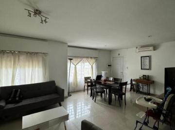 Casa · 190m² · 4 Ambientes · Cabalen Propiedades Ofrece Para La Venta en Barrio Maipu 2da Seccion de 3 Dormit