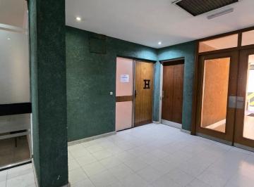 Oficina comercial · 130m² · 3 Ambientes · 1 Cochera · Oficina en Ciudad