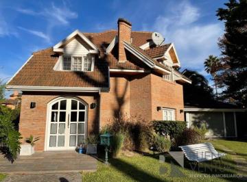 Casa · 390m² · 4 Cocheras · Venta - Club El Carmen